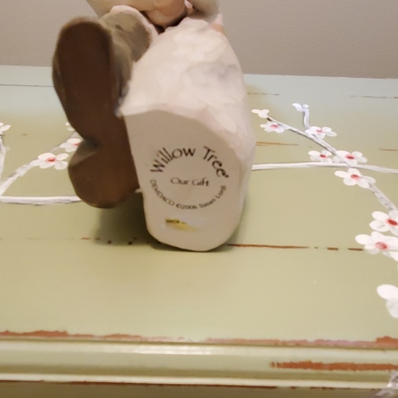 Willow Tree " Our Gift " featuring a young family - Picture 7 of 7